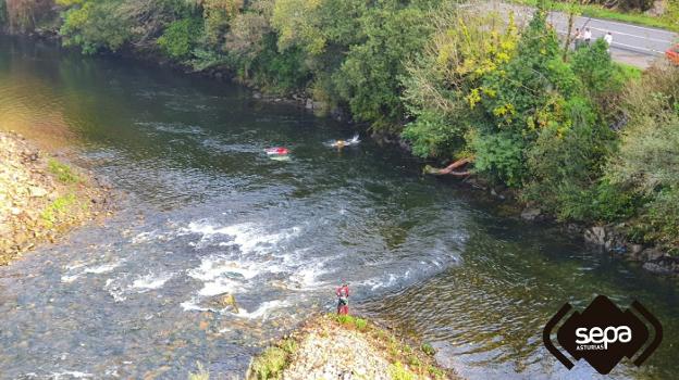 Salas, conmocionado por la muerte de un joven que cayó con su coche al Narcea