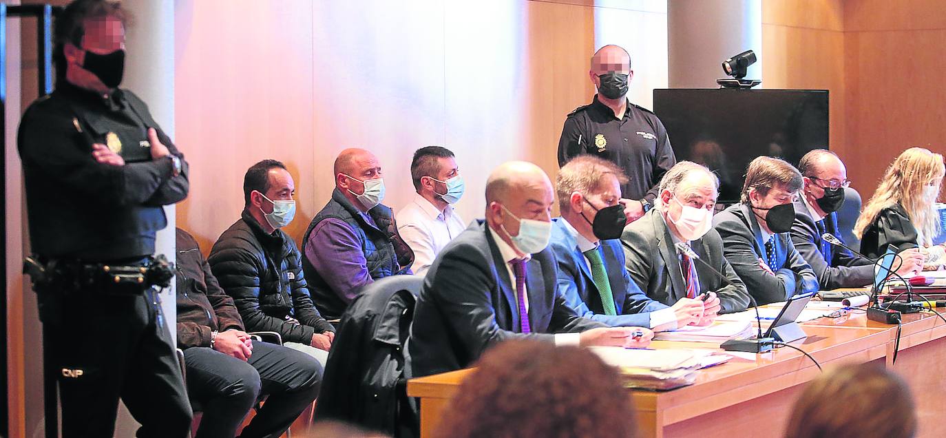 Los acusados de matar a Ardines se aferran a negarlo todo e indignan a la familia de la víctima