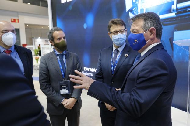 Trubia exhibe el «puntero» blindado 8x8 Dragón en la Feria Internacional de Defensa