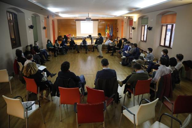 Dos iniciativas para reactivar Lada