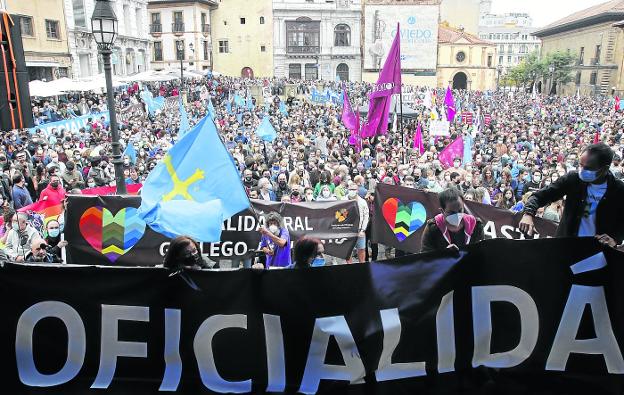 El plan de Barbón para el asturiano: primero la oficialidad, después una negociación abierta