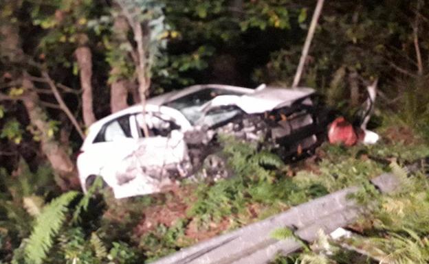 Dos heridos, uno de ellos grave, en un accidente en Tineo