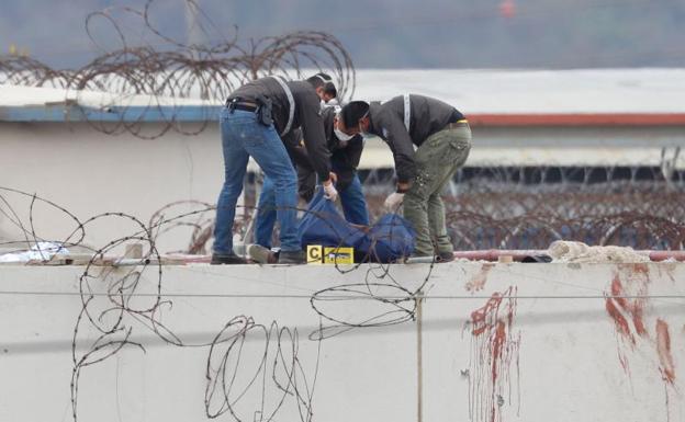 Un nuevo motín deja casi setenta presos muertos en Ecuador