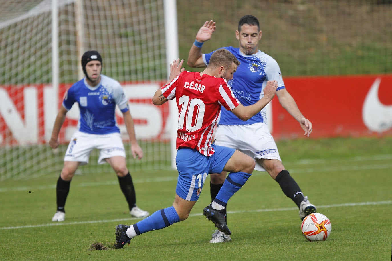 El Sporting B - Urraca, en imágenes