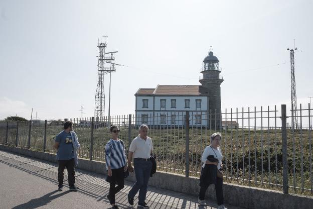 Gozón plantea crear un aparcamiento para 400 vehículos junto a Cabo Peñas