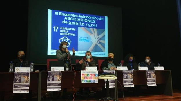 «Queremos que la administración nos considere un enlace con la población»