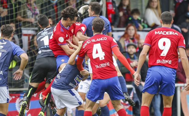 El Ceares desperdicia su ventaja ante un rival directo como el Arosa