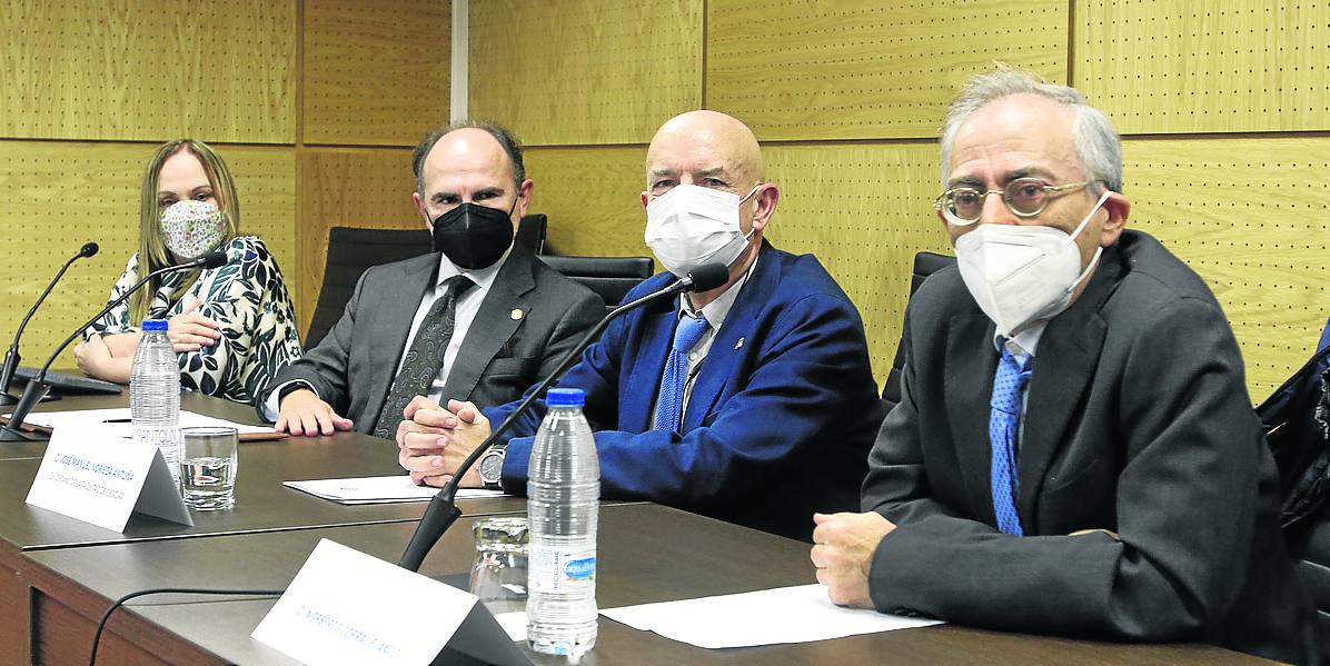 «La ciencia es el futuro, la falta de espacio no puede lastrar a la Universidad», dice el rector