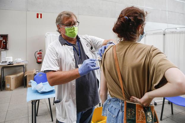 La covid comienza a repuntar en Asturias y el País Vasco ya ha anunciado restricciones