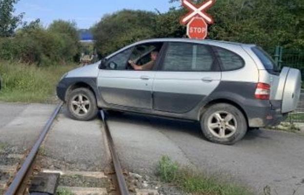 Ribadedeva aprueba el plan para suprimir todos los pasos a nivel y construir puentes