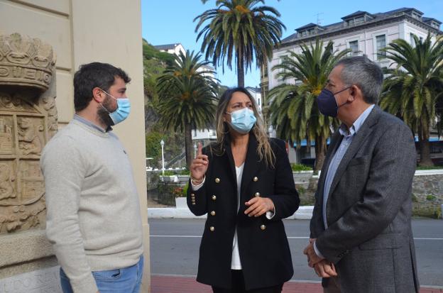 Valdés renovará el alumbrado del paseo de la playa de Luarca