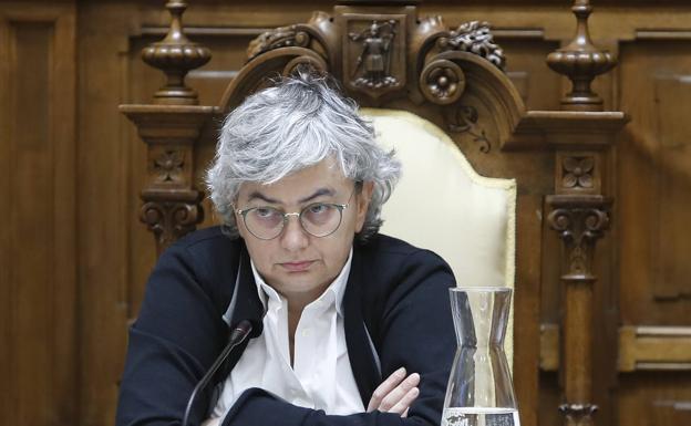 «Si quiere sumarme a la querella, que lo haga», le dice la alcaldesa al abogado del Pisón