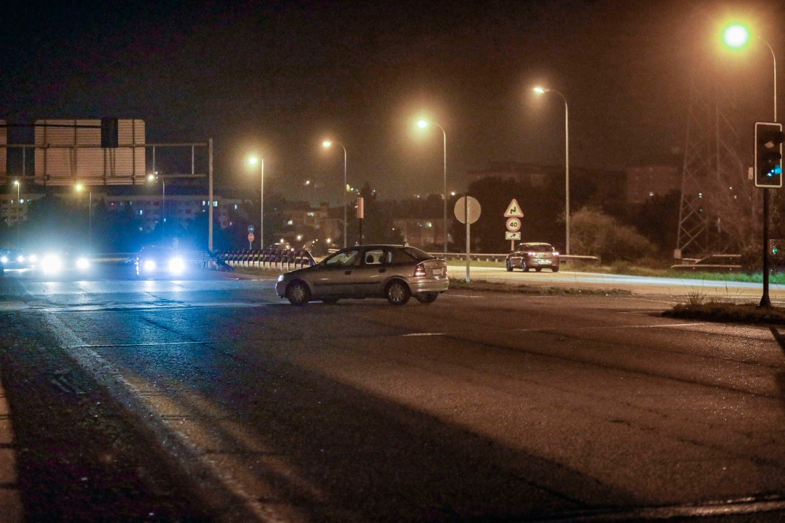 Se da a la fuga tras provocar un choque en cadena en Gijón que se saldó con tres heridos