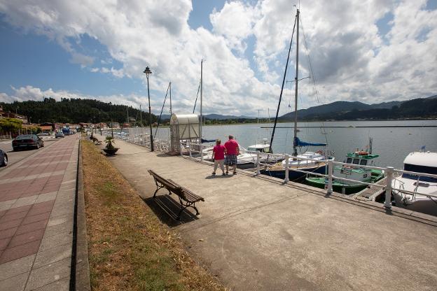 Soto del Barco urge al Principado el dragado del puerto de La Arena