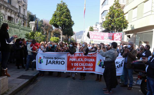El Occidente se moviliza en Oviedo por una sanidad «pública, digna y de calidad»