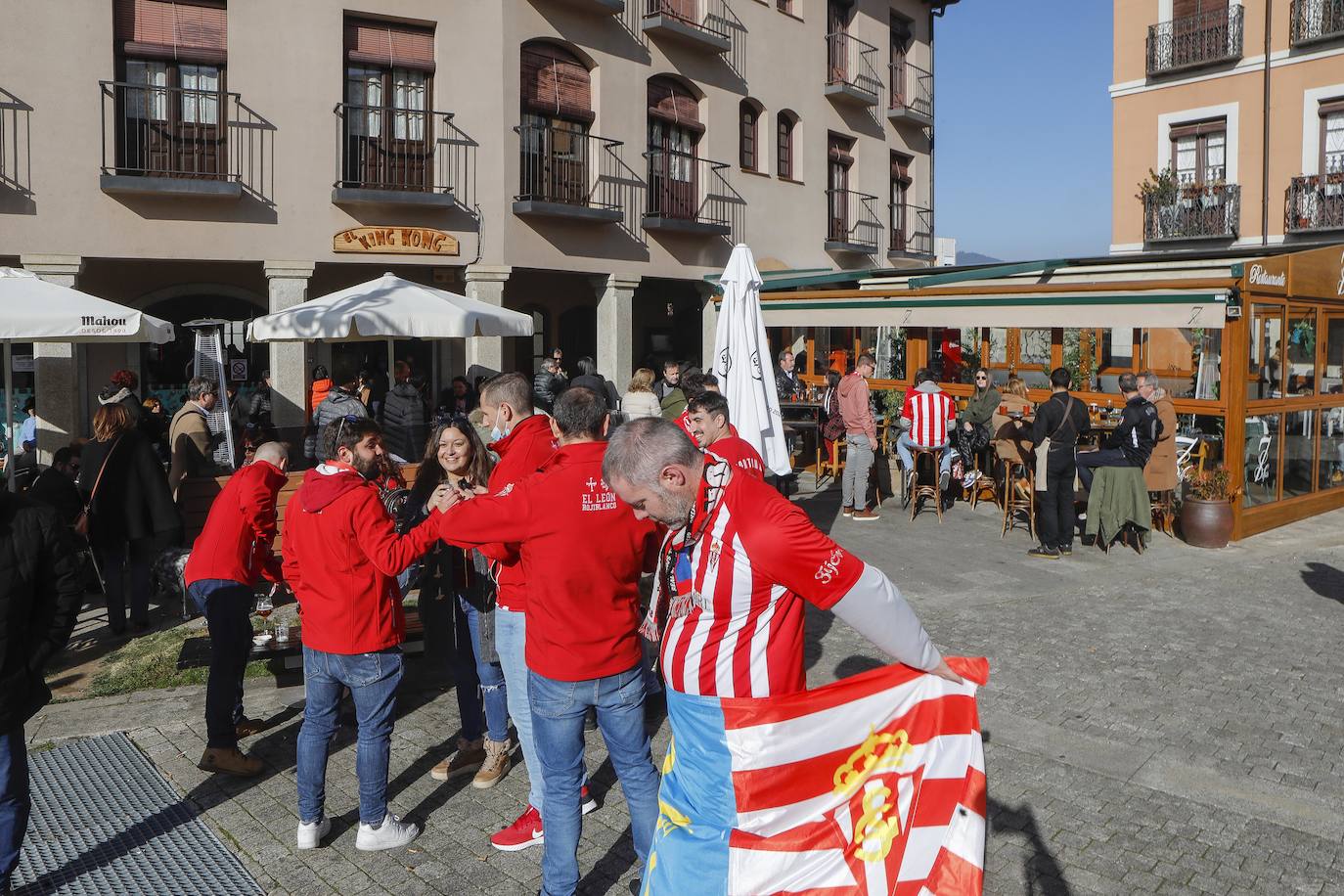 La Mareona arropa al Sporting en su encuentro con el Ponferrada