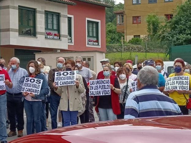 Los vecinos de Candamo continuarán las protestas al seguir sin guardias médicas