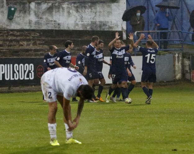 Manel: «Está visto que si no concedemos goles, ganamos»