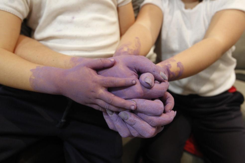 «Me da pánico dejar a mis hijas con el padre»
