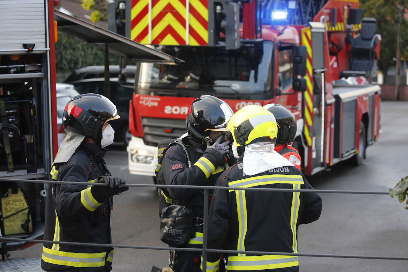 Rápida intervención de los bomberos en el Somió Park