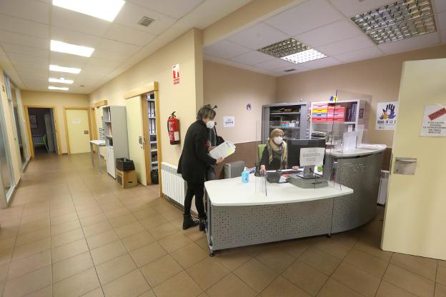 Servicios Sociales detecta una mayor necesidad económica en las familias vulnerables avilesinas