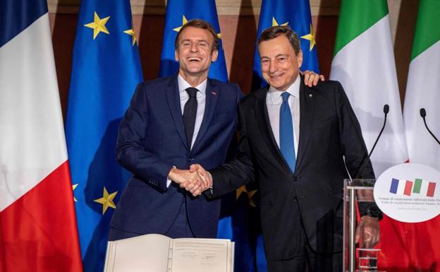 Draghi y Macron se conjuran para ocupar el vacío que deja en la UE la marcha de Merkel