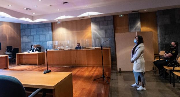 El TSJA ratifica la condena a la mujer que apuñaló a su expareja frente al colegio Nazaret