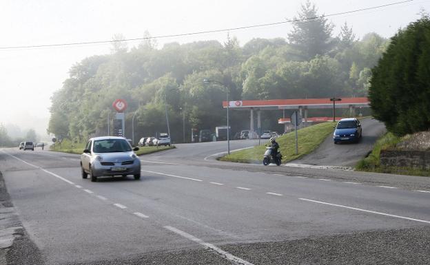 Tineo insta a crear un colectivo vecinal que se movilice por el deterioro de la vieja N-634