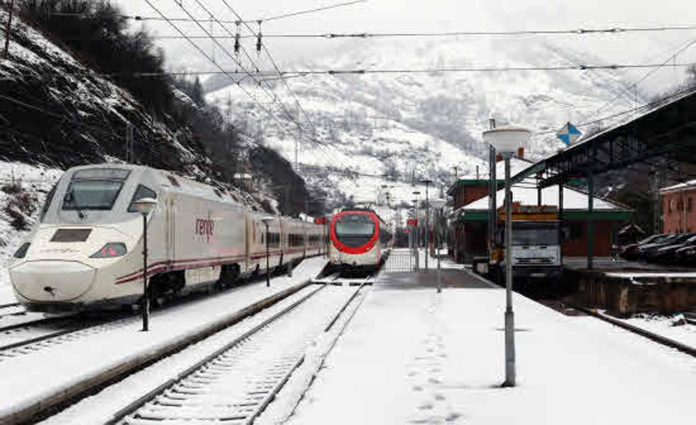 Asturias, sin tren con la meseta por el descarrilamiento de otro mercancías