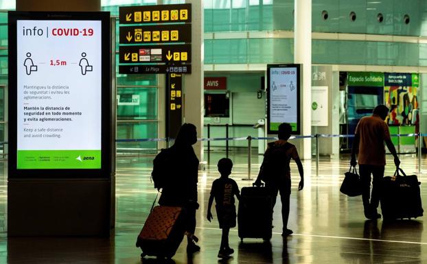 Investigan dos posibles casos de la variante Ómicron en España