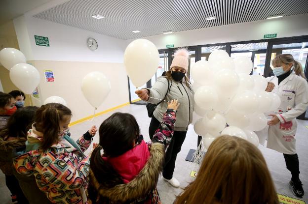 «Lucía será feliz y jugará con los globos en el cielo»
