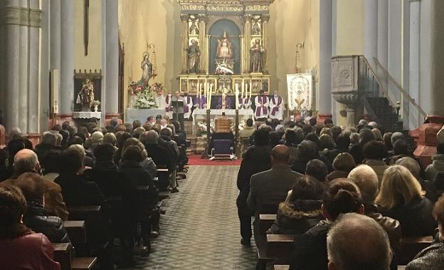 Multitudinario adiós en Cudillero a 'Don José', «el cura que se puso del lado de los marineros»