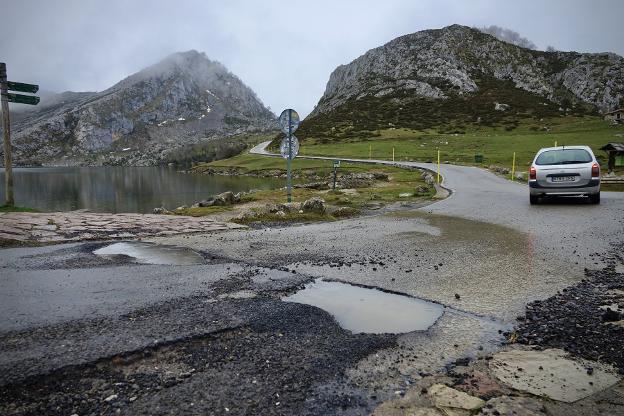 Los plazos «inviables» de las obras llevan a Cangas y Amieva a renunciar a ayudas de Picos