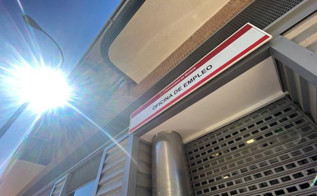 Sube el paro en Asturias en un noviembre con un descenso sin precedentes en España