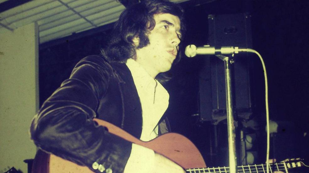 Serrat: «La sociedad trata a los viejos como kleenex, los usa y se desprende de ellos»