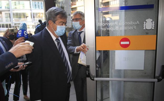 Álvarez-Cascos será juzgado por la totalidad de gastos impropios que le atribuye Foro