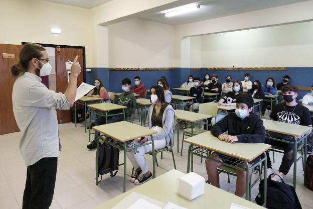 Entre el Latín, la sintaxis y los suspensos