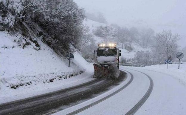 La DGT insta a adelantar el regreso del puente ante la previsión de nevadas