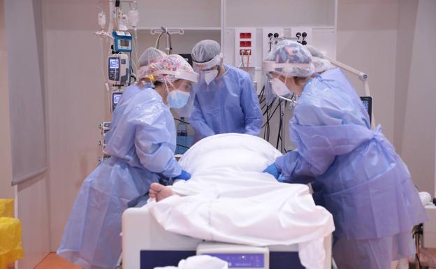 El Sespa reorganiza en pleno puente la UCI del San Agustín ante el aumento de contagios