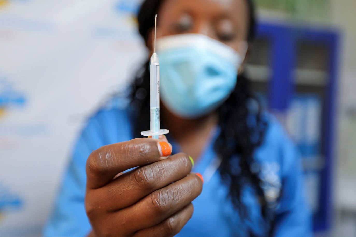 Síntomas, gravedad... lo que se sabe hasta ahora de la variante Ómicron