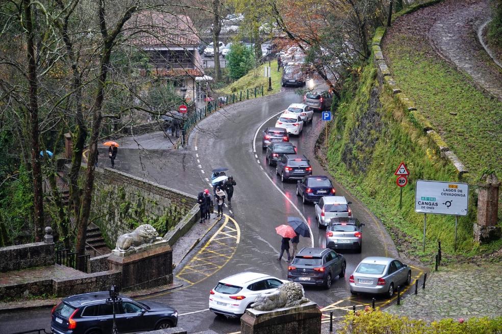 Una hora para tres kilómetros a Covadonga