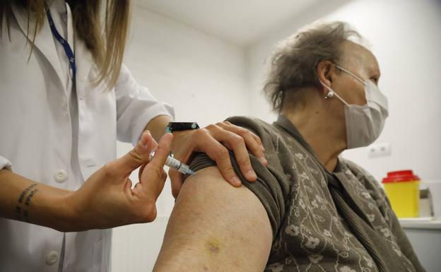 Más de 253.000 personas se vacunan contra la gripe en Asturias