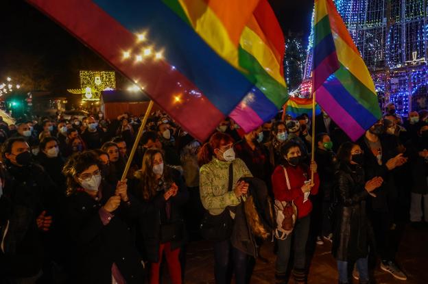 «Estamos hartos de insultos o de tener que soltar la mano de nuestra pareja»