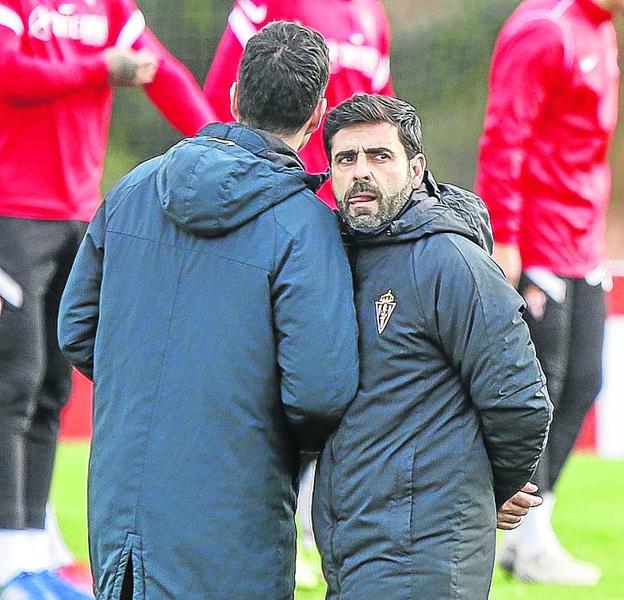 Ambiente tenso entre Gallego y Rico durante el almuerzo del Sporting