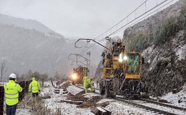 Restablecido el tráfico ferroviario en la rampa de Pajares