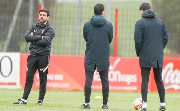 Sporting | David Gallego prepara el duelo de Copa tras una doble reunión con Javier Fernández