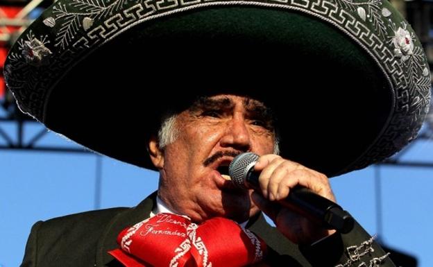 Fallece el ídolo mexicano Vicente Fernández, el 'rey' de las rancheras