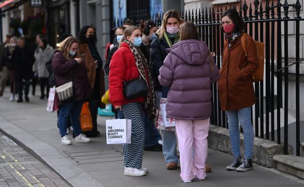 Primer fallecido por la variante Ómicron en Reino Unido