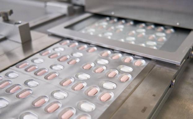 Pfizer asegura que su fármaco contra el covid protege de cuadros severos en el 90% de los casos