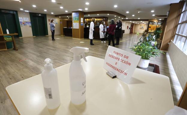 Bienestar prohíbe las visitas en la Residencia Mixta de Gijón y en la de Sotrondio por dos brotes